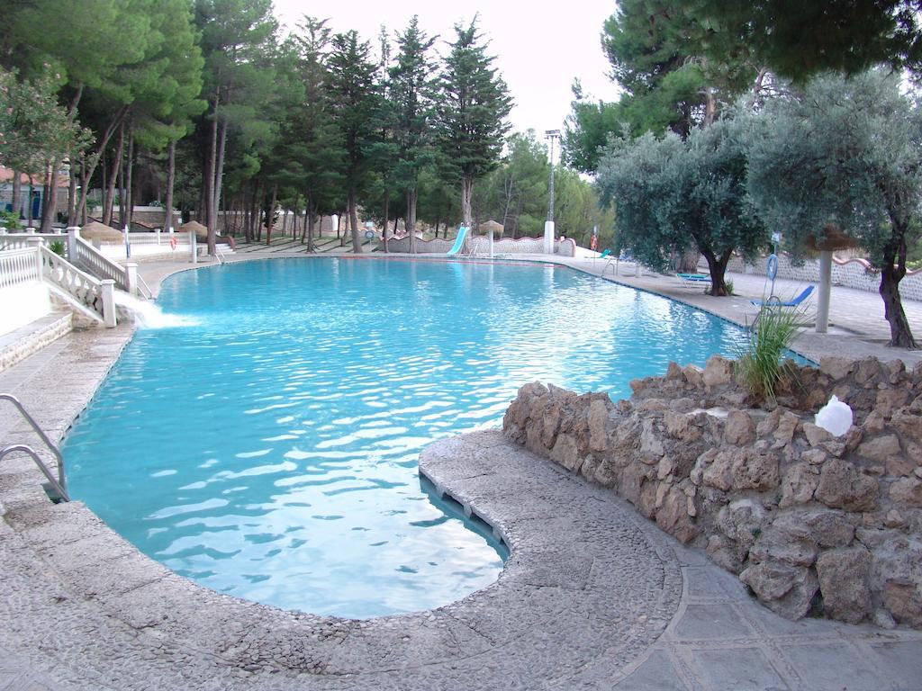 Balneario De Alicun De Las Torres Villanueva de las Torres Εξωτερικό φωτογραφία