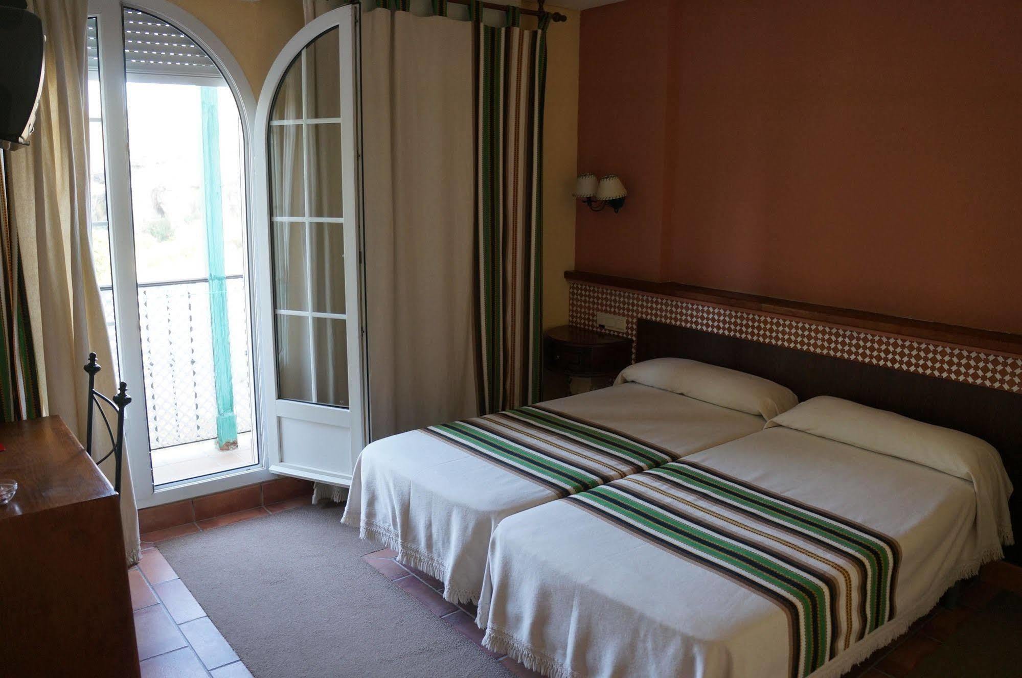 Balneario De Alicun De Las Torres Villanueva de las Torres Εξωτερικό φωτογραφία